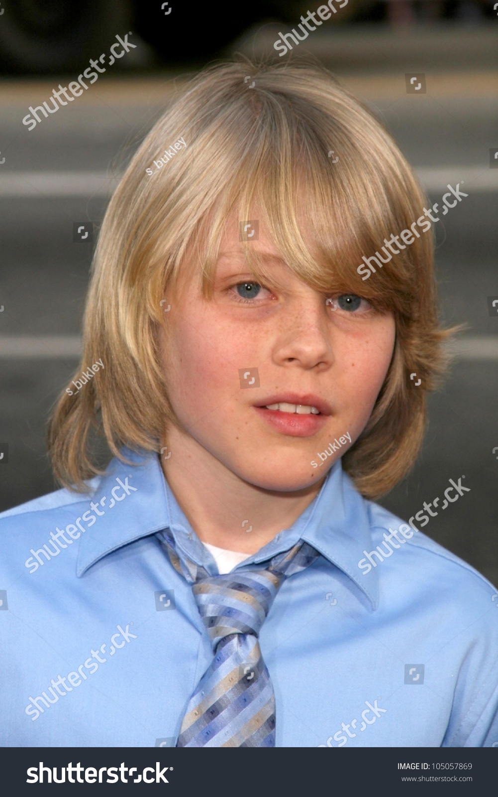 Devin Brochu World Premiere Ghosts Girlfriends Stock Photo 105057869 ...