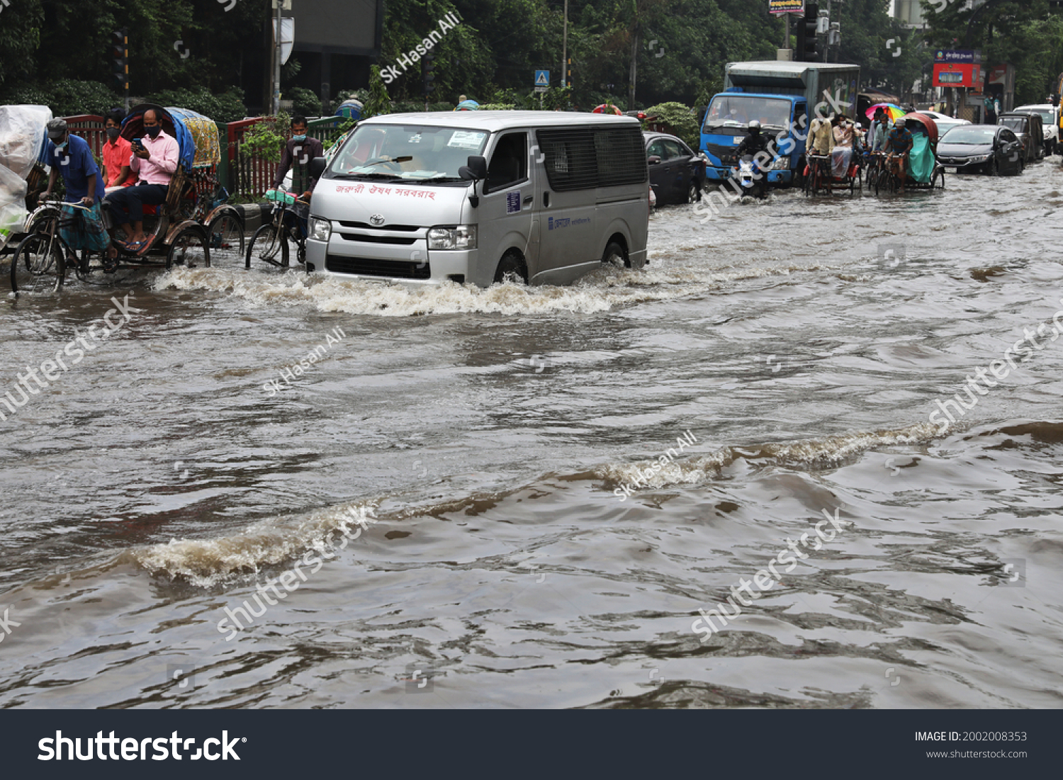 Dhaka Bangladesh July 04 2021 Vehicles Stock Photo 2002008353 ...