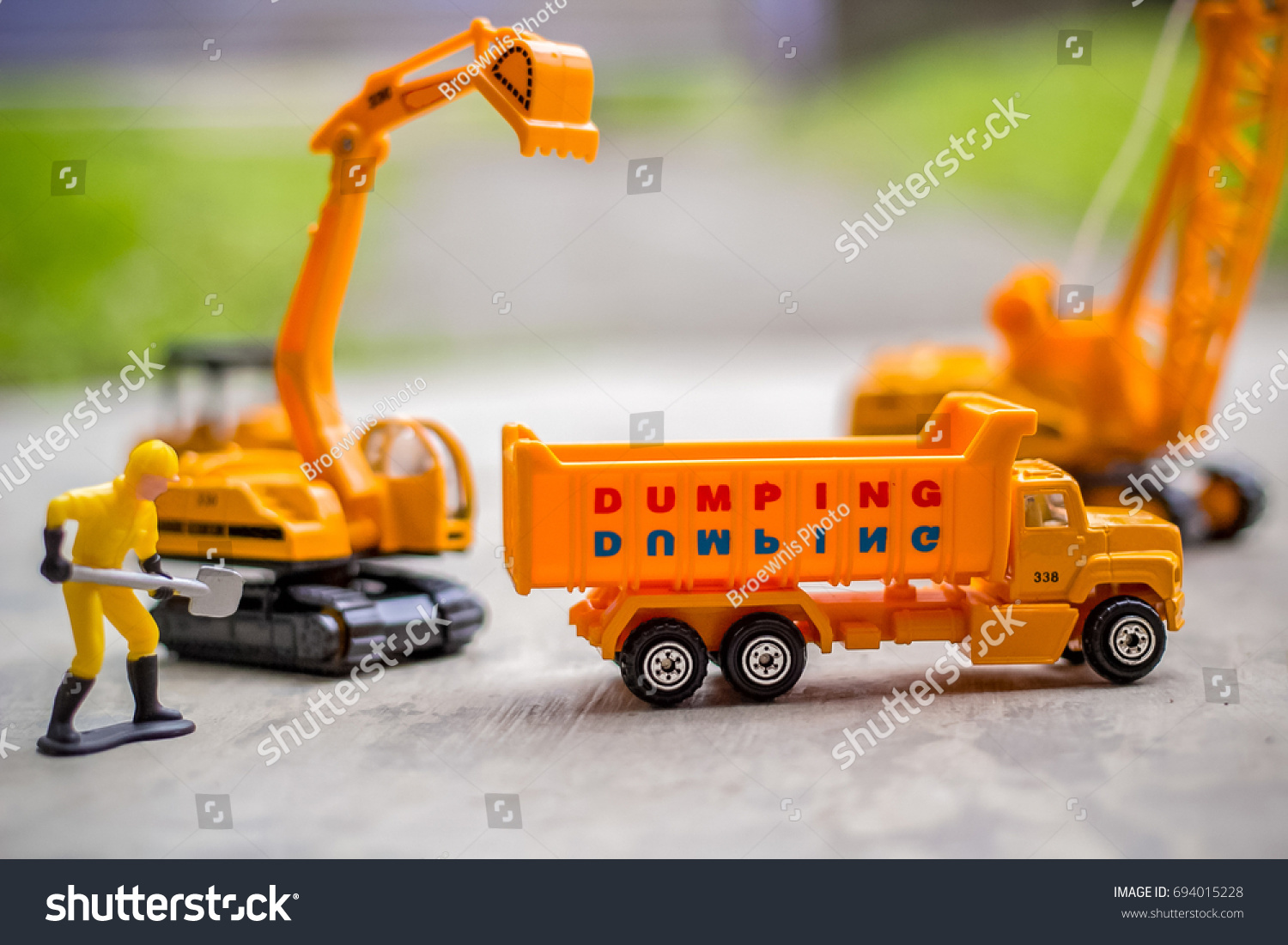 diecast excavator toy
