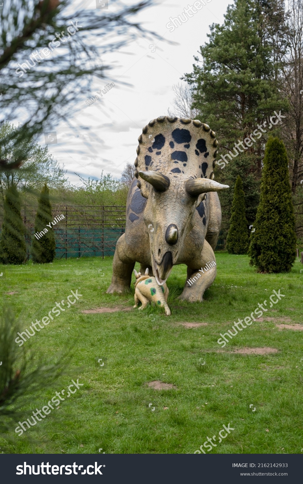 Dinosaur Statues Dinosaur Park Summer Poland Stock Photo 2162142933 ...