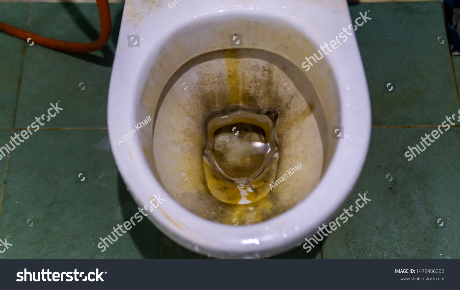 rusty-toilet-images-photos-et-images-vectorielles-de-stock