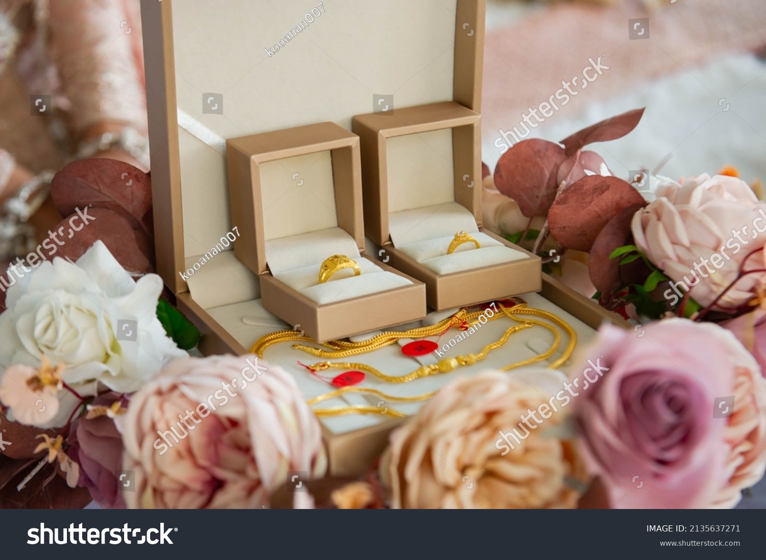 Dowry Gold Prepared Use Thai Traditional Stock Photo 2135637271 ...