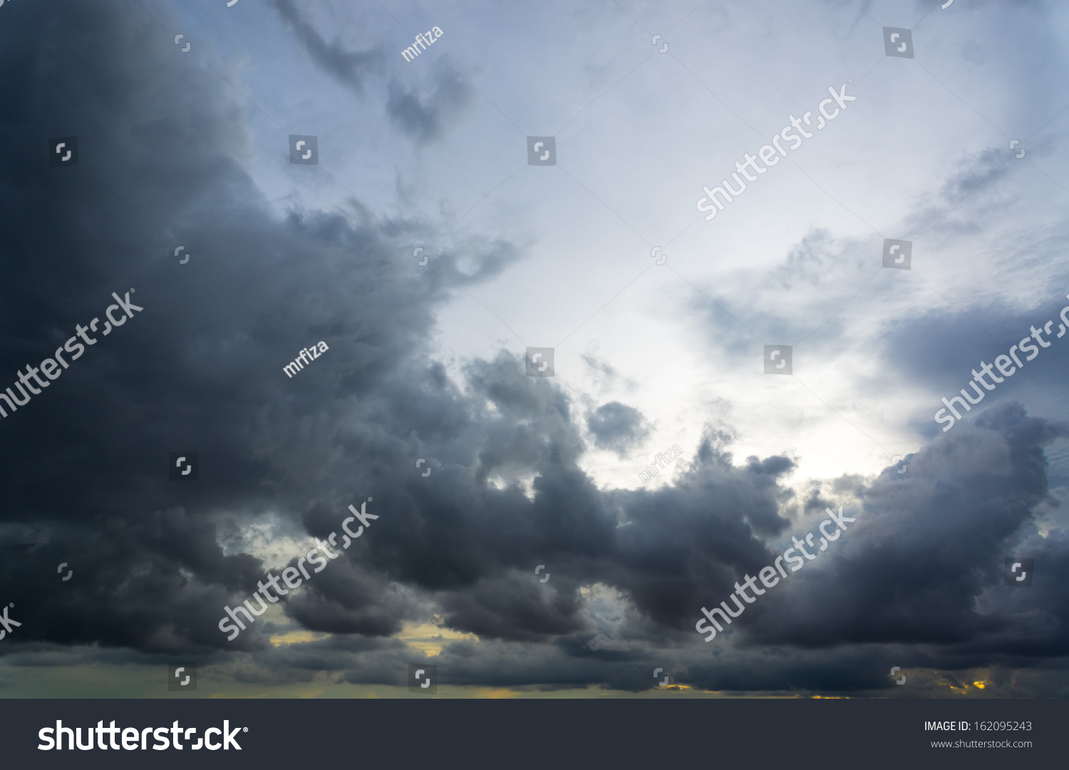 Dramatic Rain Cloud Background Stock Photo 162095243 : Shutterstock