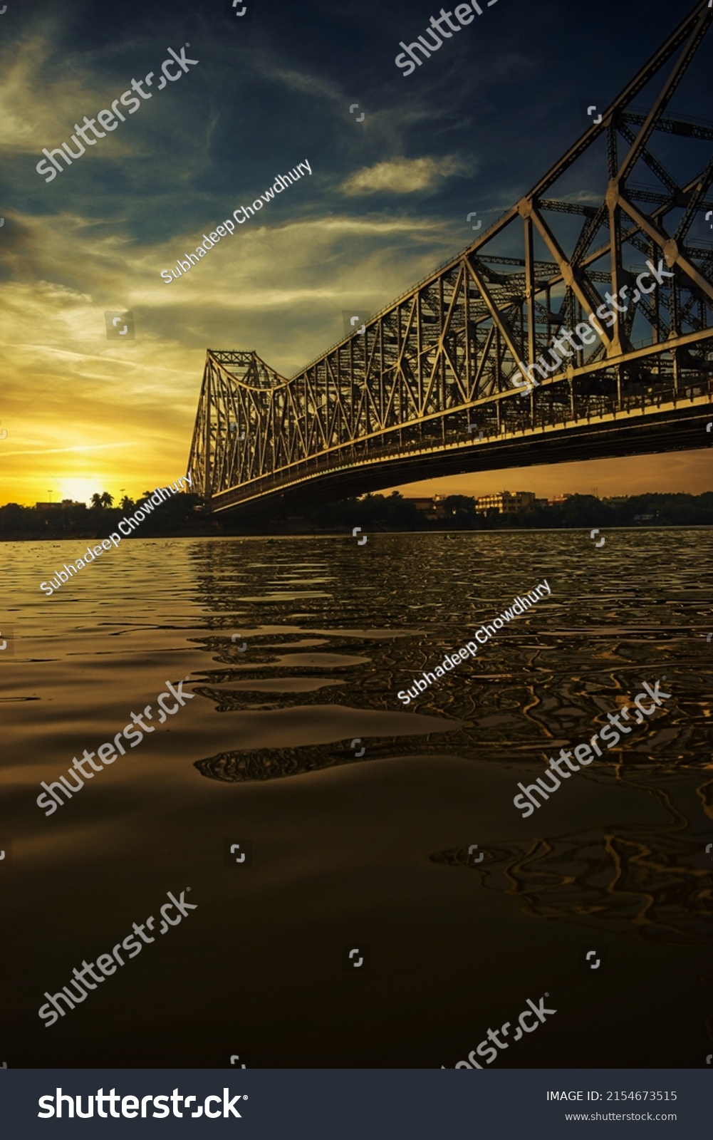 Dramatic Sky Iconic Bridge Stock Photo 2154673515 | Shutterstock