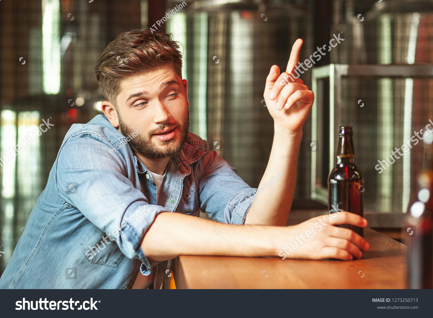 2834 Imágenes De Drunk Talk Imágenes Fotos Y Vectores De Stock Shutterstock 