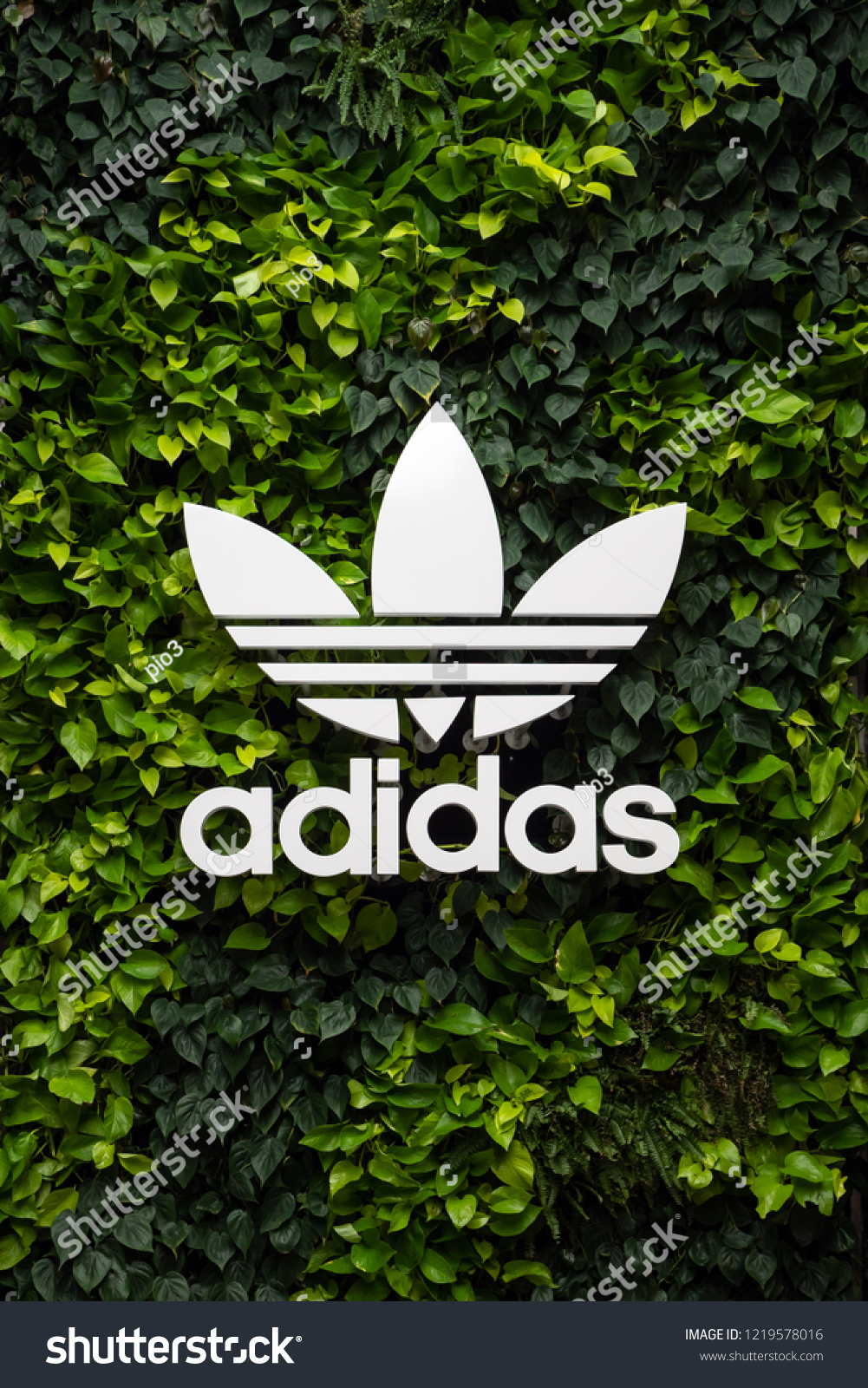 adidas plant logo