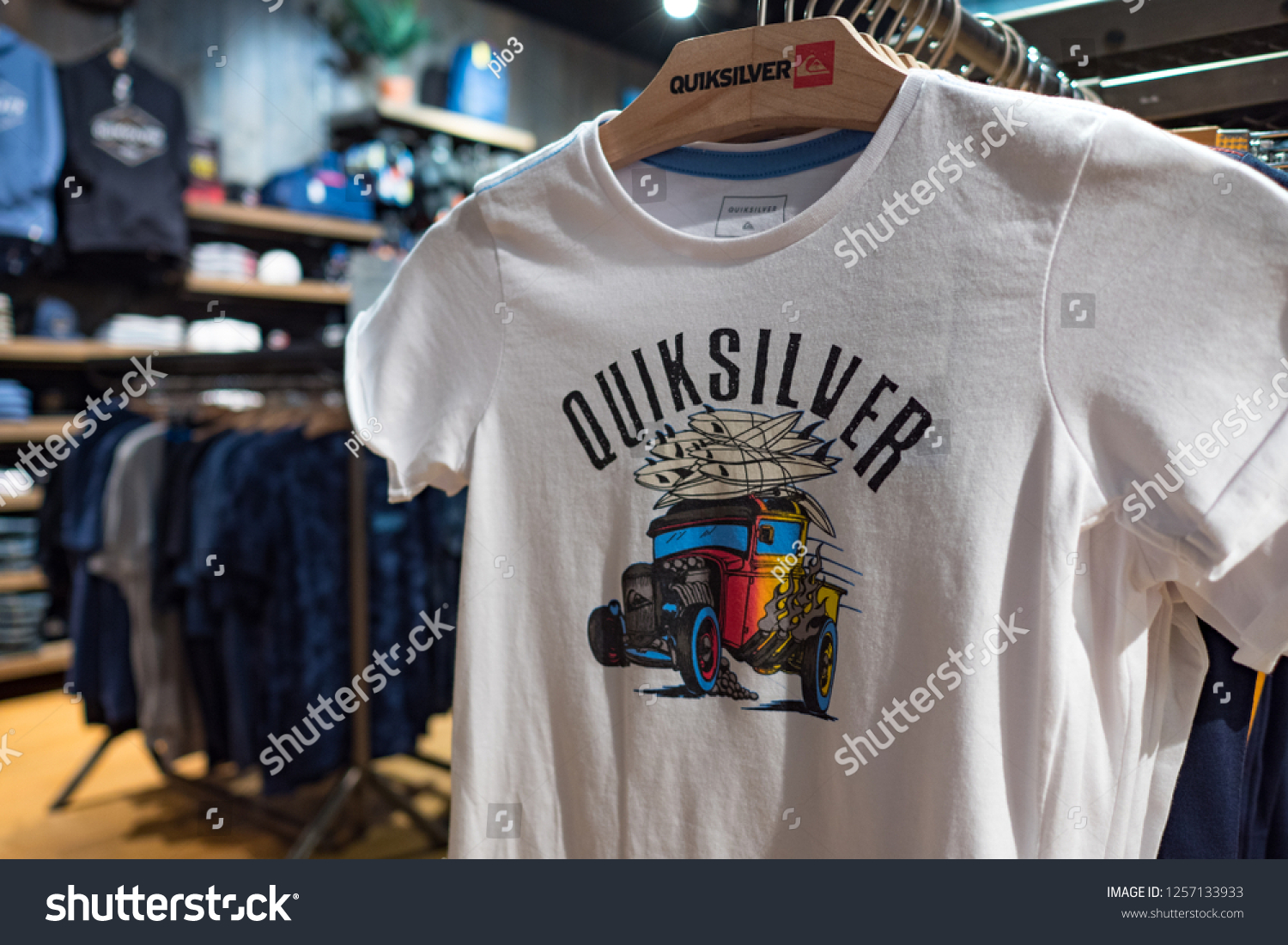 quiksilver t shirt