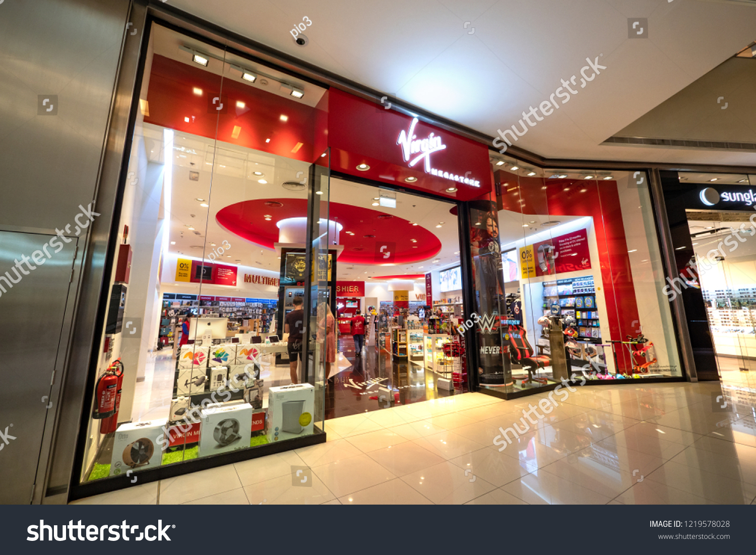 Dubai October 2018 Virgin Megastore Inside Stock Photo (Edit Now ...