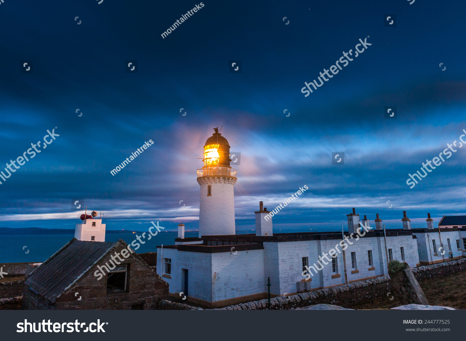 Dunnet Head Lighthouse, The Most Notherly Point Of The Uk Mainland At ...