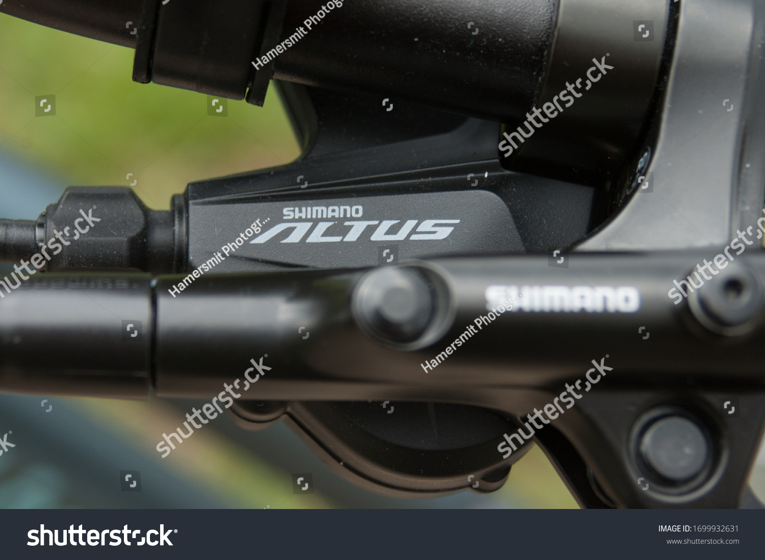 shimano altus 2020