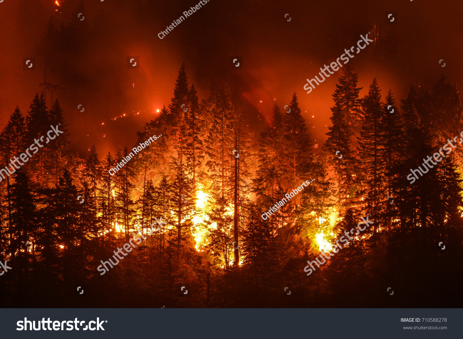 コロンビア川峡谷のイーグルクリーク山火事か の写真素材 今すぐ編集