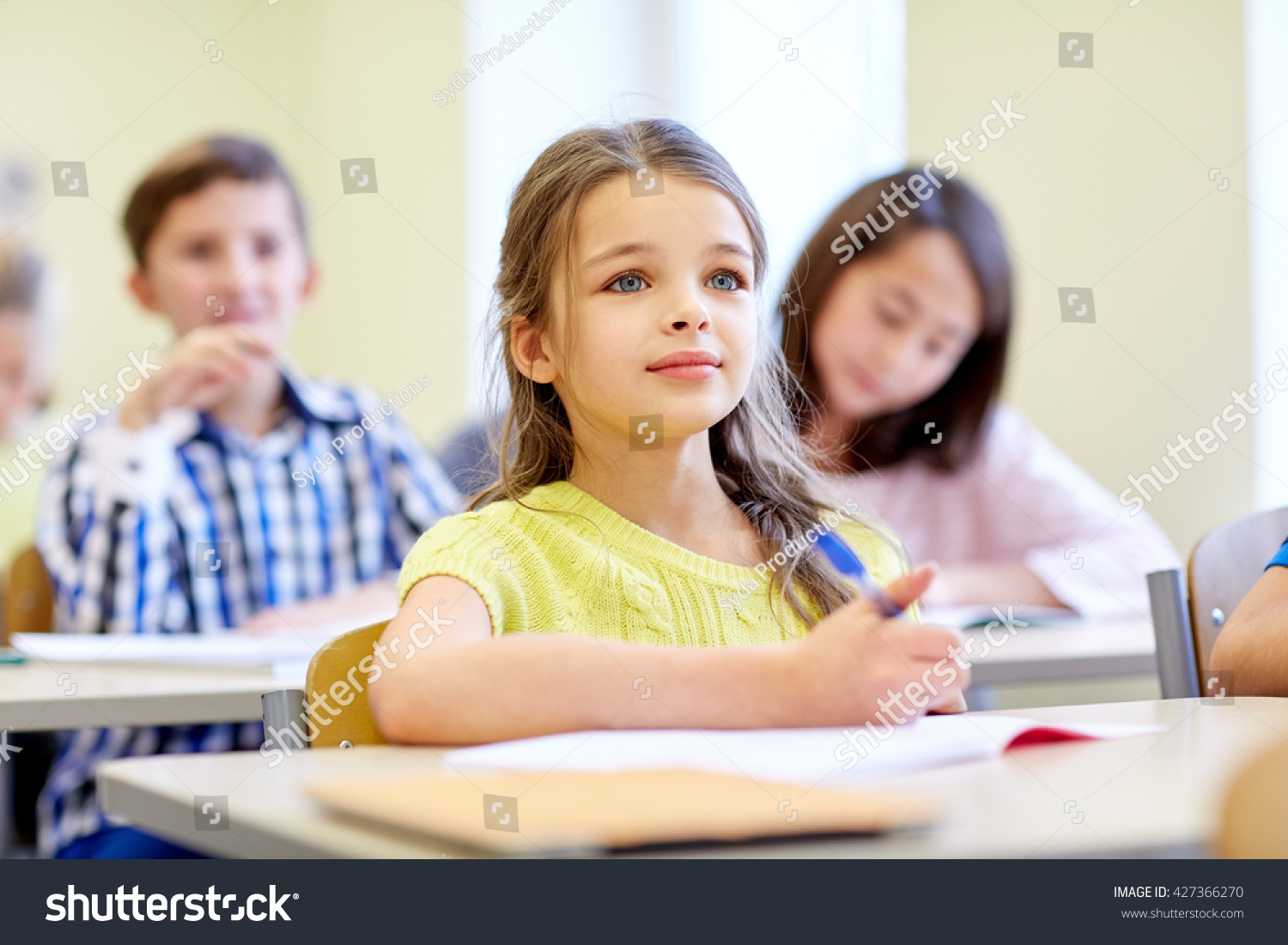 149,368 School girl on desk Images, Stock Photos & Vectors | Shutterstock