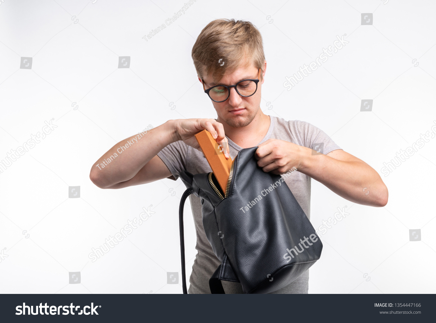 1-268-putting-things-in-a-bag-images-stock-photos-vectors-shutterstock