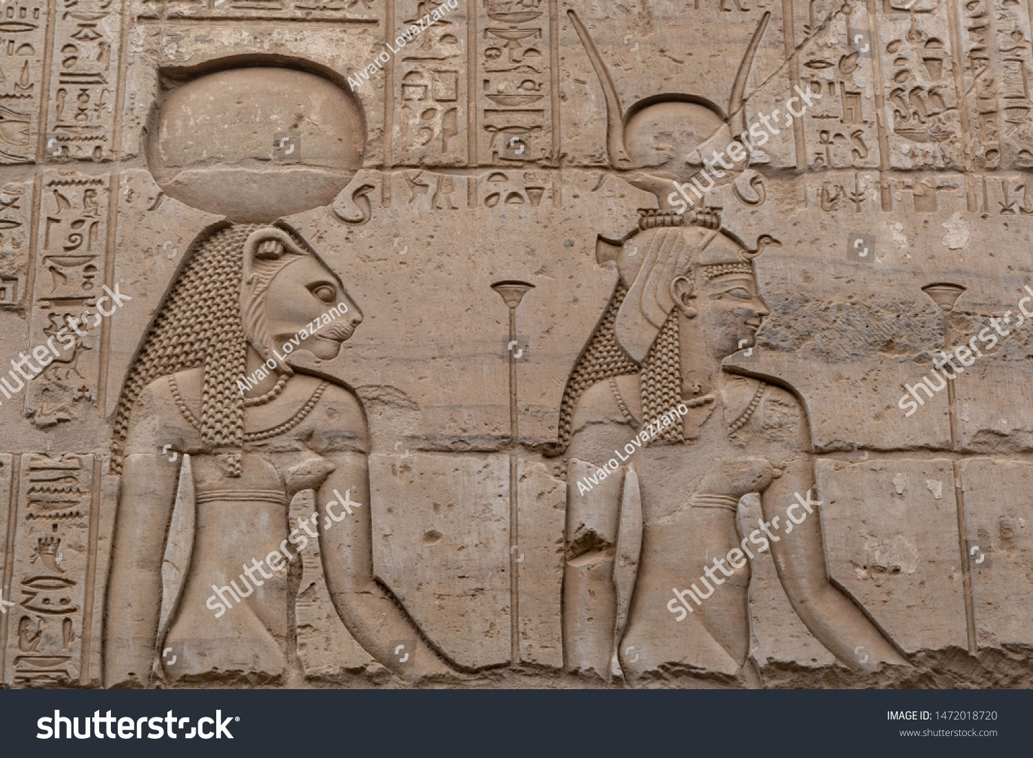 エジプトの女神セクメットとハトール エジプト の写真素材 今すぐ編集