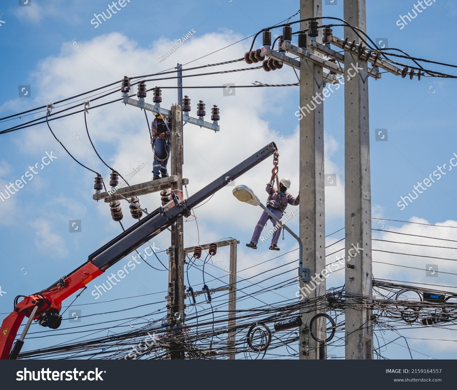 3,116 Lineman High Voltage Working Images, Stock Photos & Vectors ...