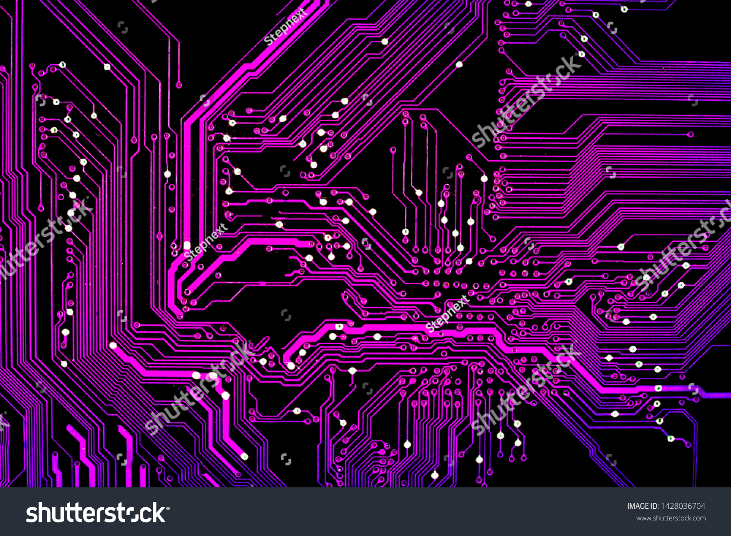 電子回路基板 紫色 コンピューターマザーボード テクスチャー 壁紙 の写真素材 今すぐ編集