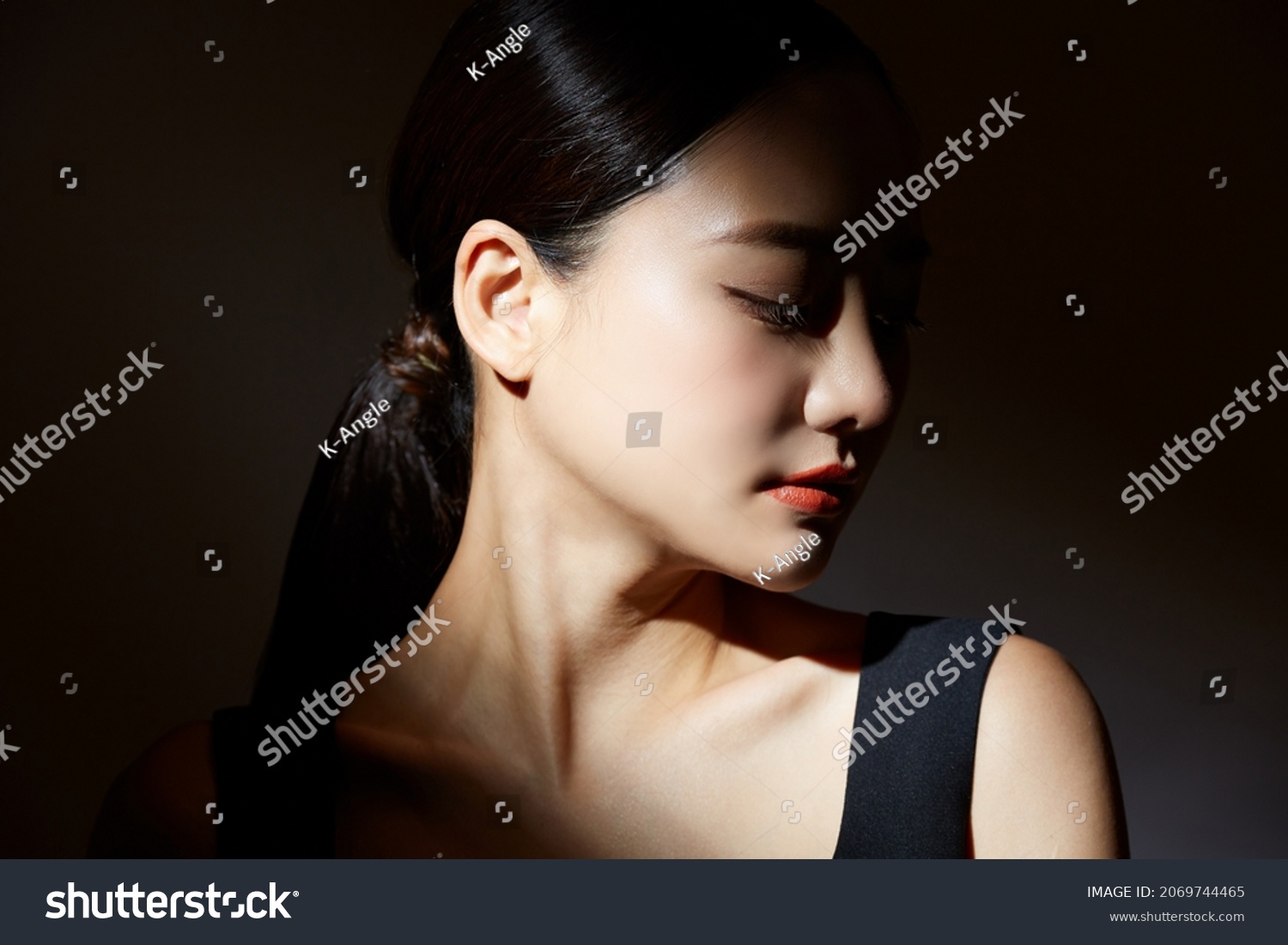 283,134 Female portrait side Images, Stock Photos & Vectors | Shutterstock