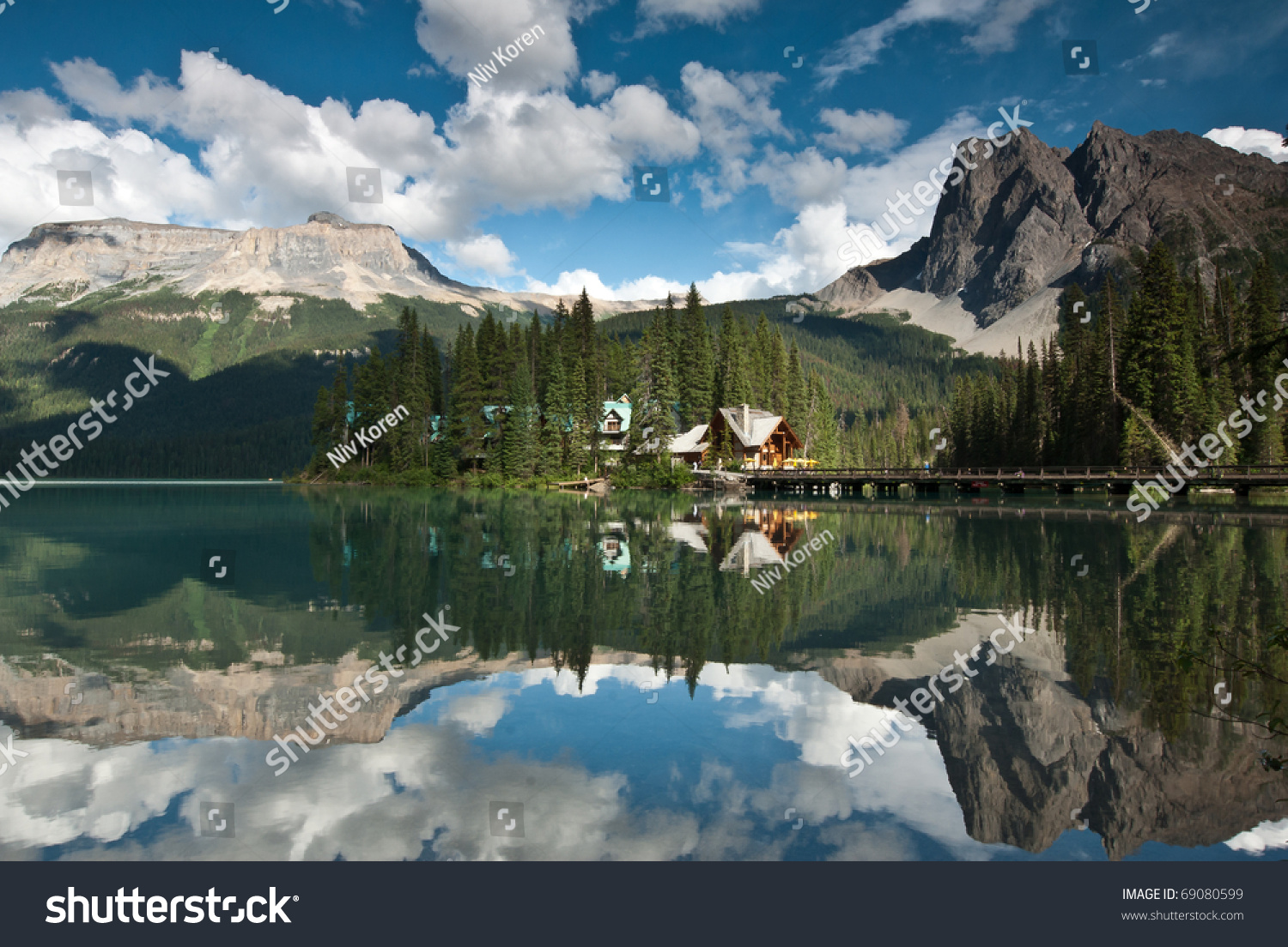 Emerald Lake In Banff National Park Canada Stock Photo 69080599 ...