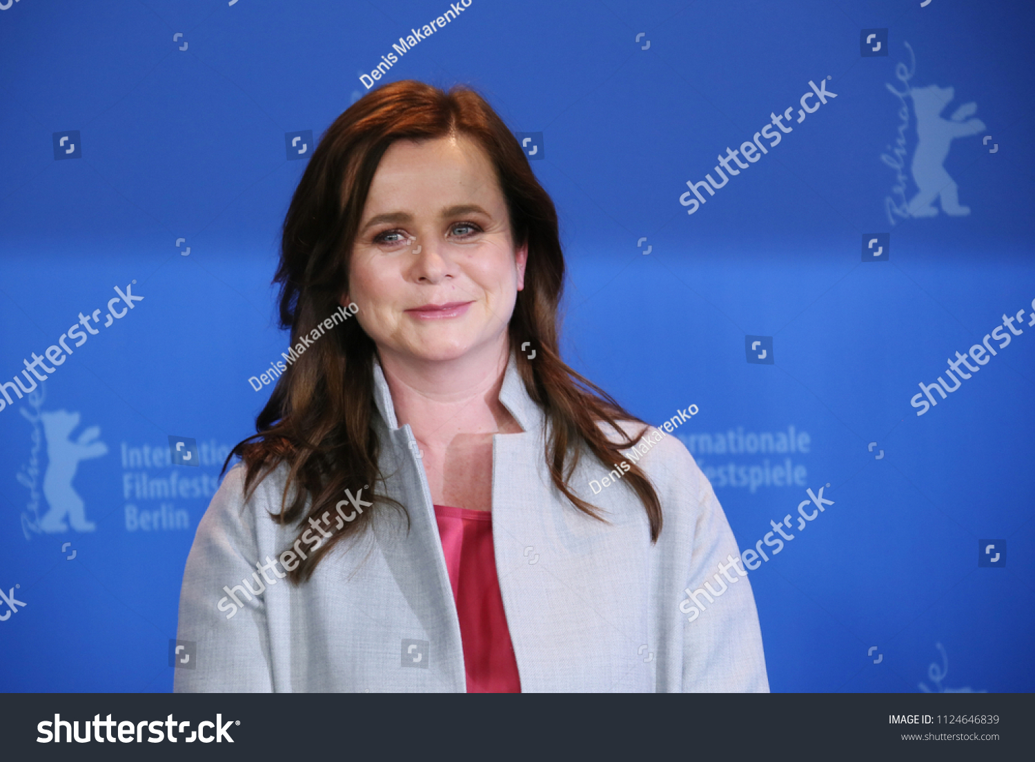 emily-watson-posa-en-la-lista-foto-de-stock-1124646839-shutterstock