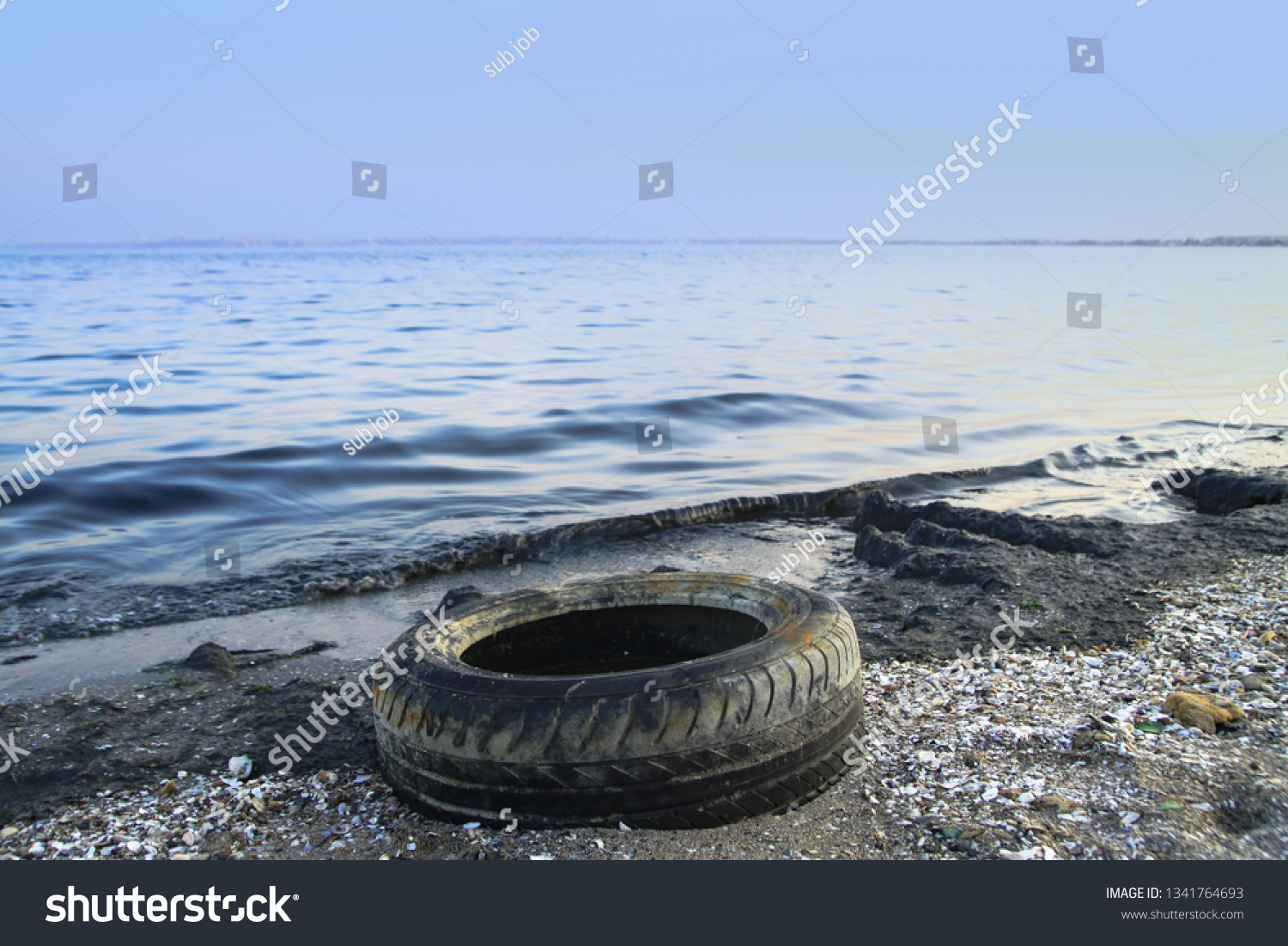 Emissions Sea Oil Industry Waste Environmental Stock Photo 1341764693 ...