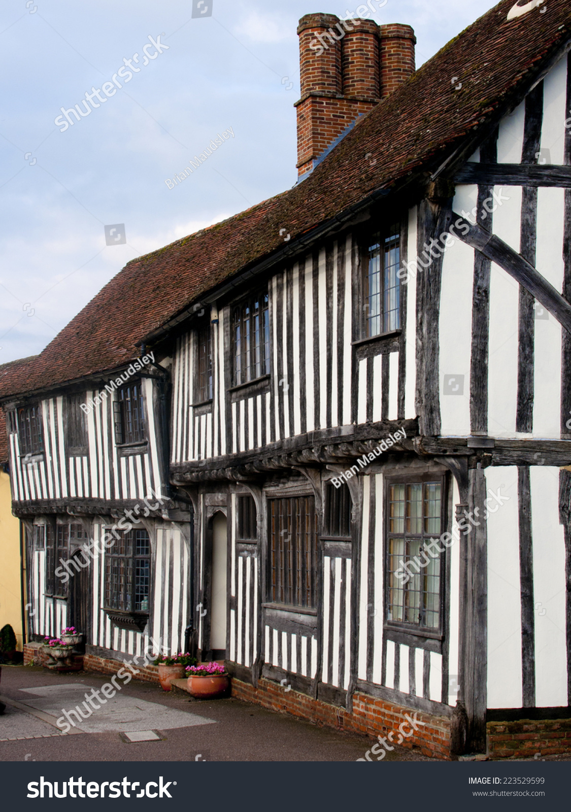 English Half-Timbered Black And White Tudor Houses From Lavenham ...