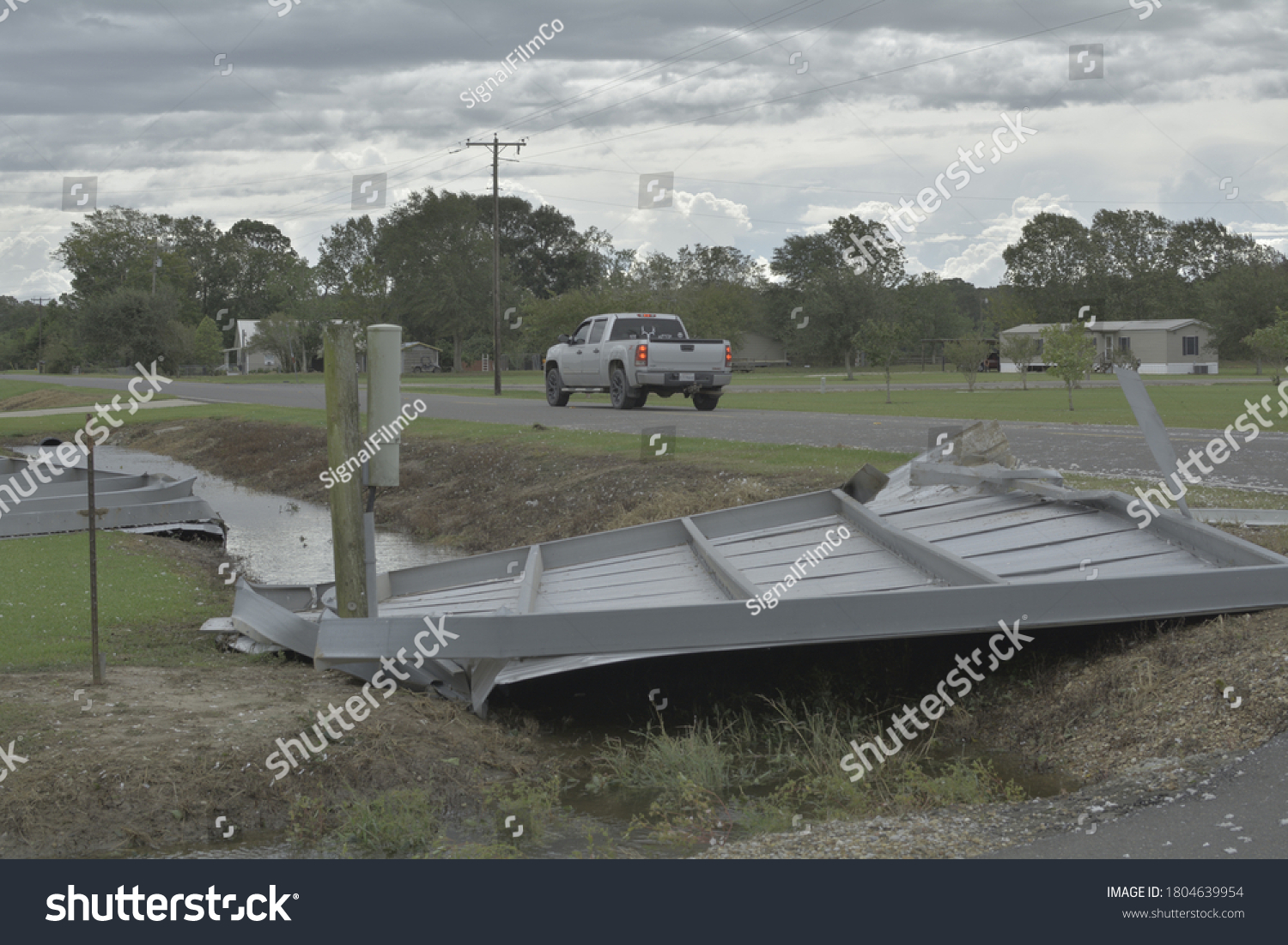 storm eunice heathrow Escapes