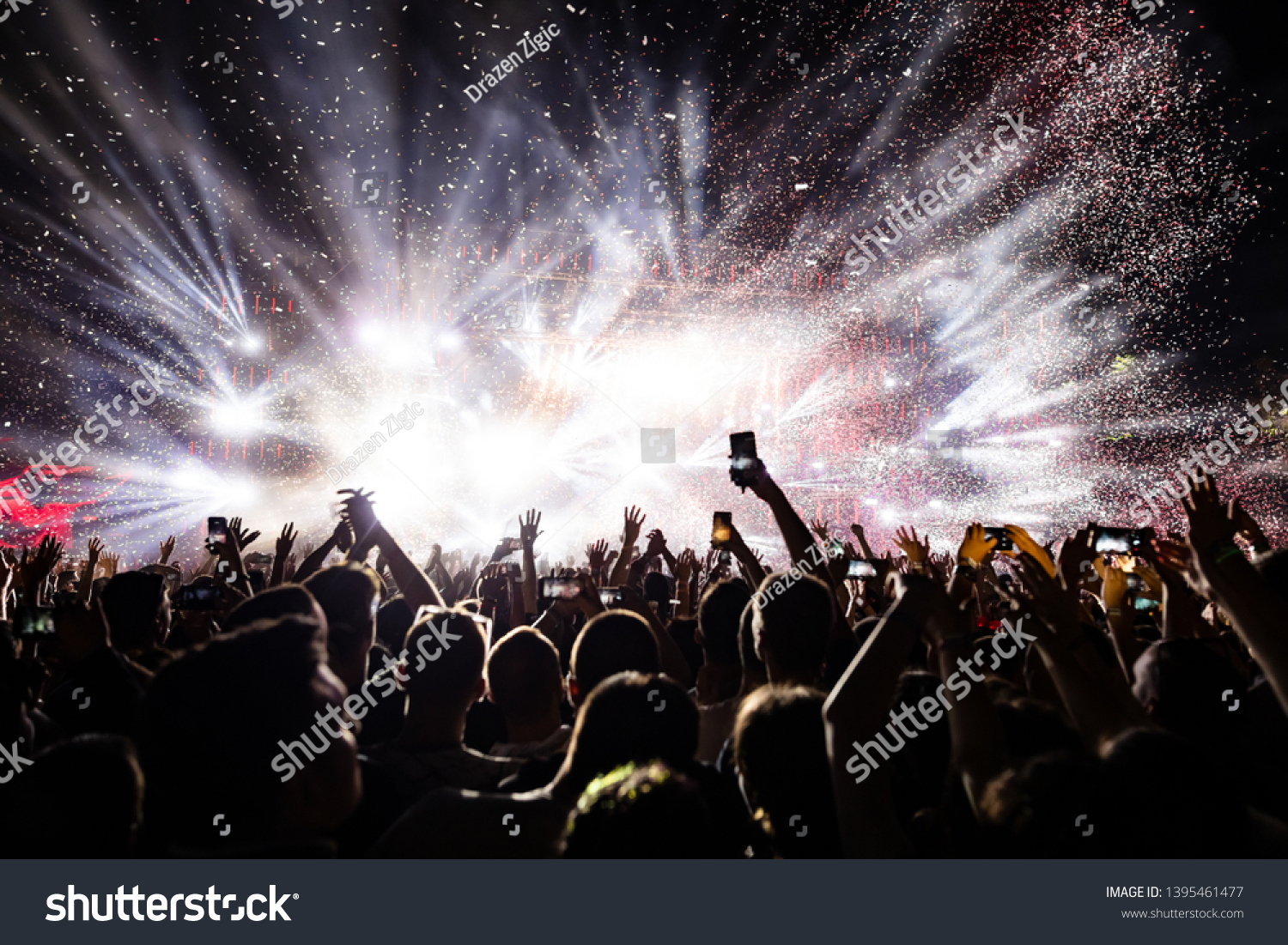 11,719 Watching concert Images, Stock Photos & Vectors | Shutterstock