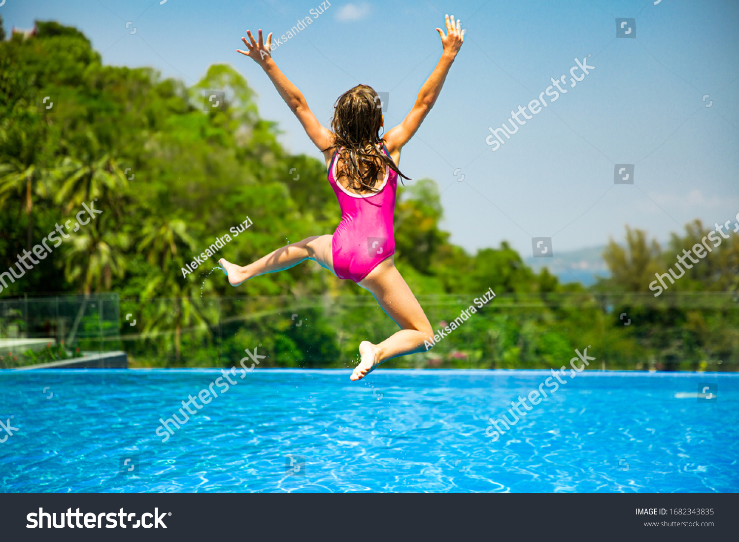 393 Imagens De Crazy Jump Pool Imagens Fotos Stock E Vetores Shutterstock 