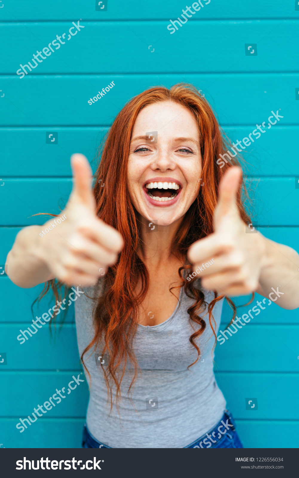 mature redhead with powerful hands Mature redhead with powerful hands