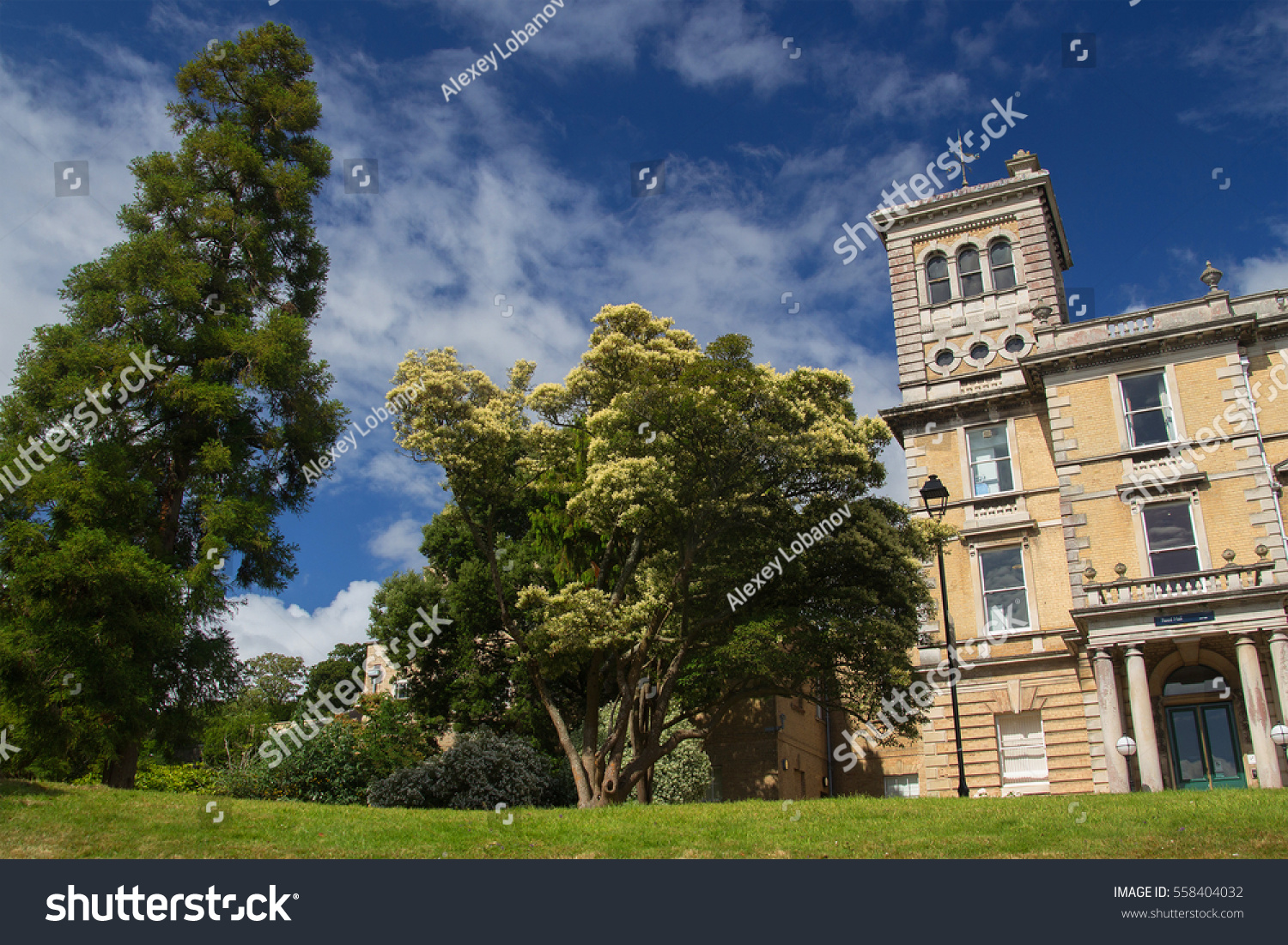 Campus: on Looks Devon University Campus: on Looks Devon University