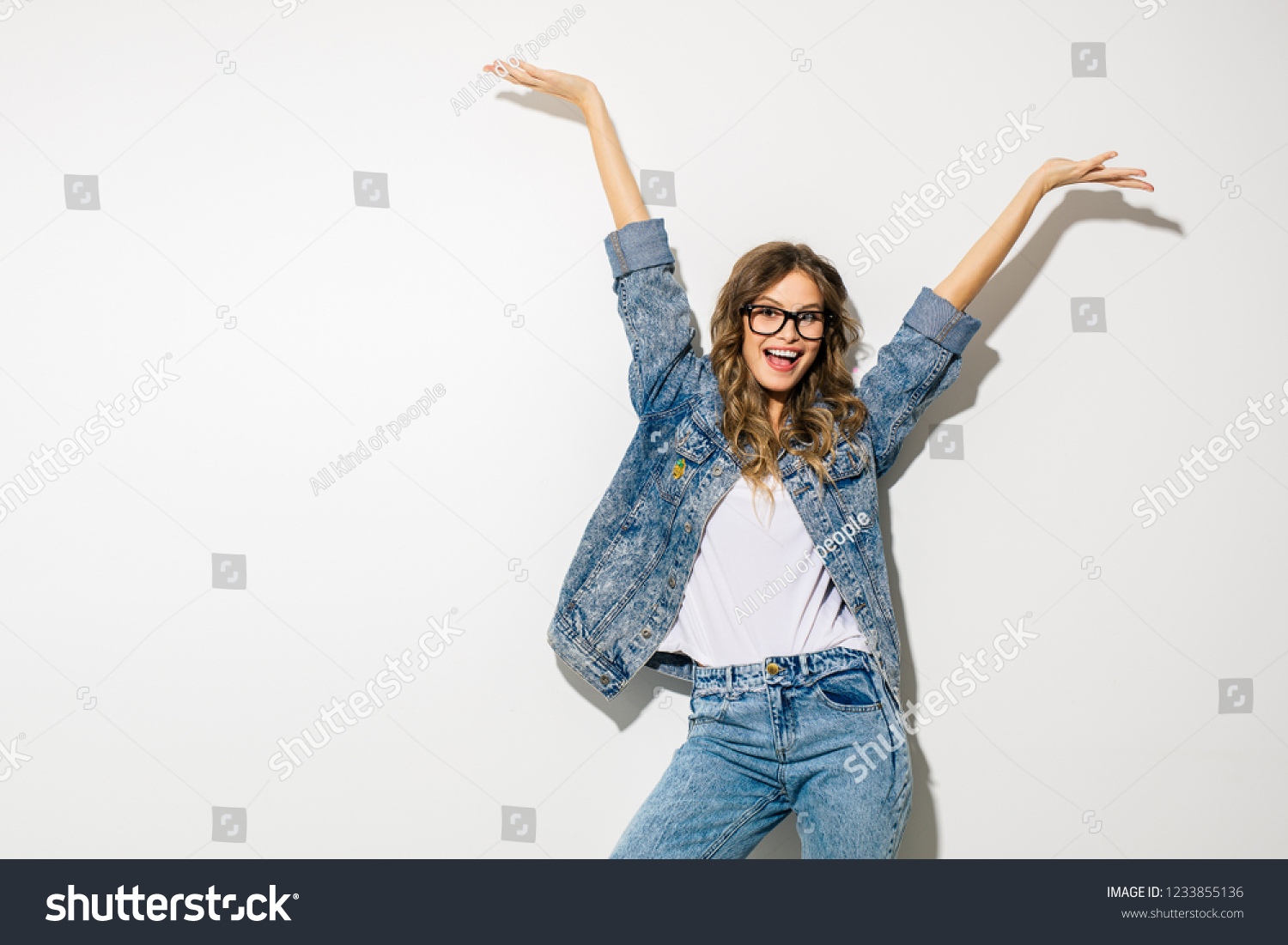 retro jeans outfits female