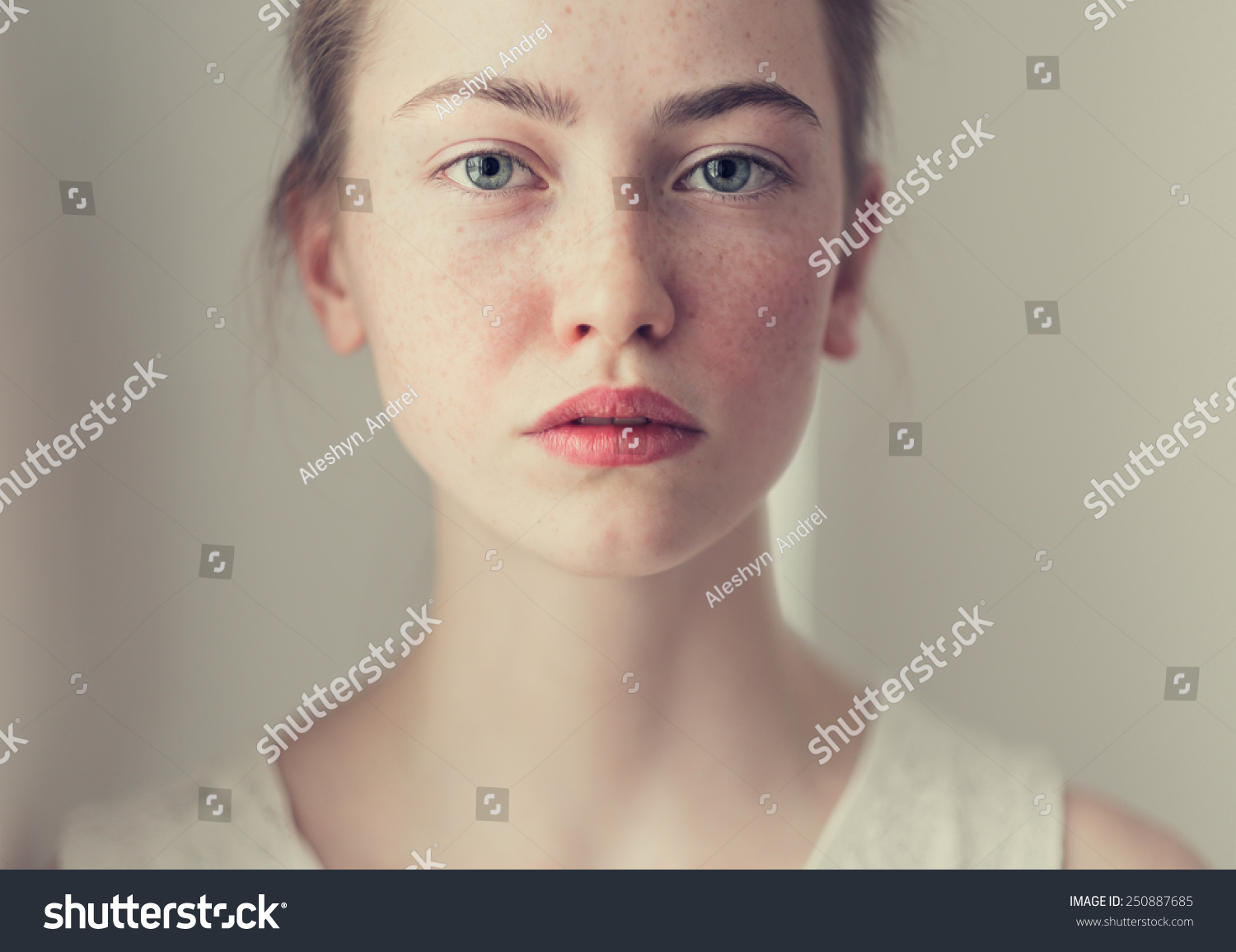 Face Beautiful Girl Freckles Closeup Stock Photo 250887685 - Shutterstock