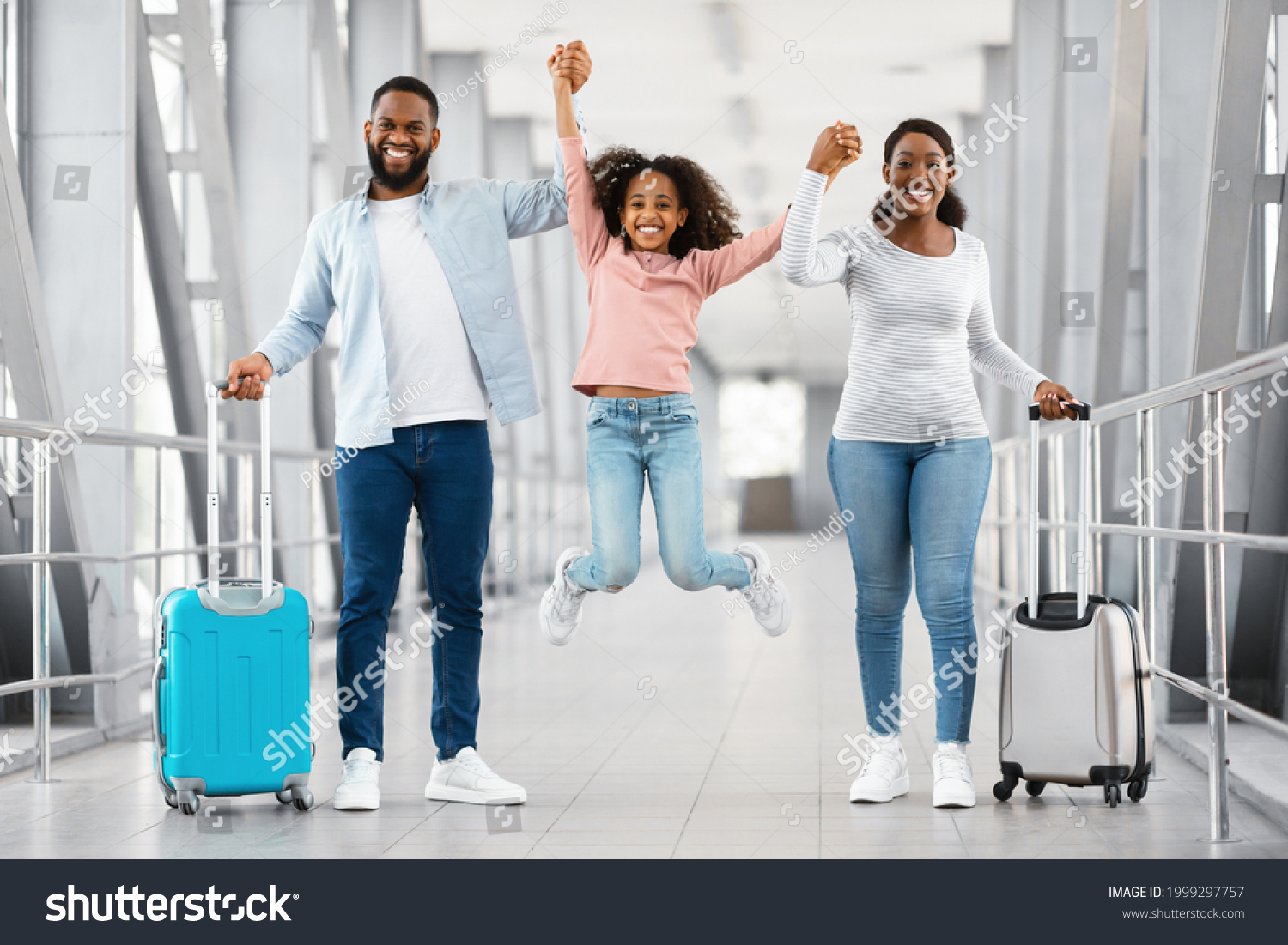 Airport black people : 36 547 images, photos et images vectorielles de