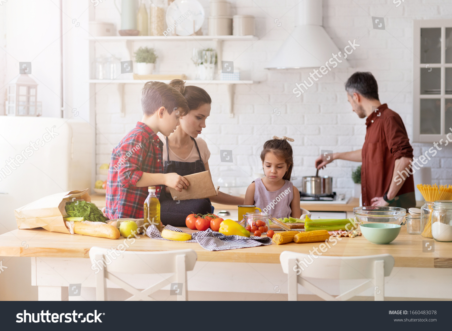 家族食事images Stock Photos Vectors Shutterstock