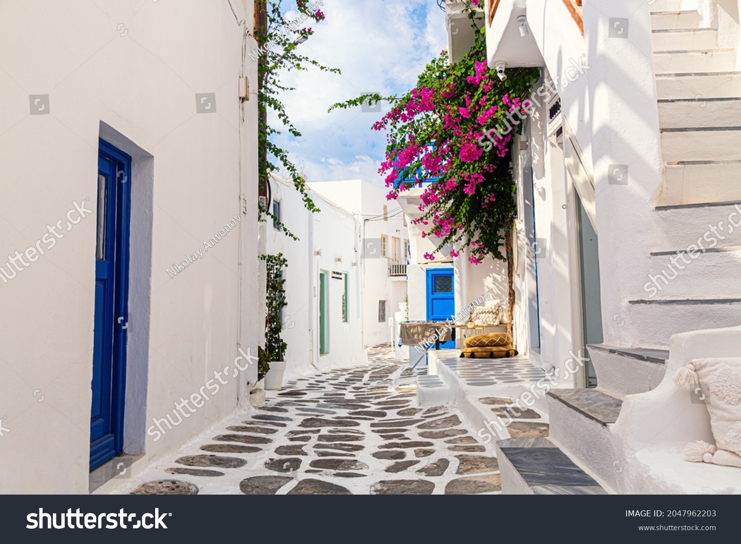 3,397 Santorini Alleys Images, Stock Photos & Vectors 