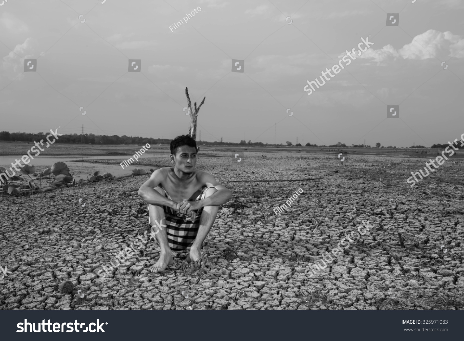 Farmers Suffering Drought Stock Photo 325971083 | Shutterstock