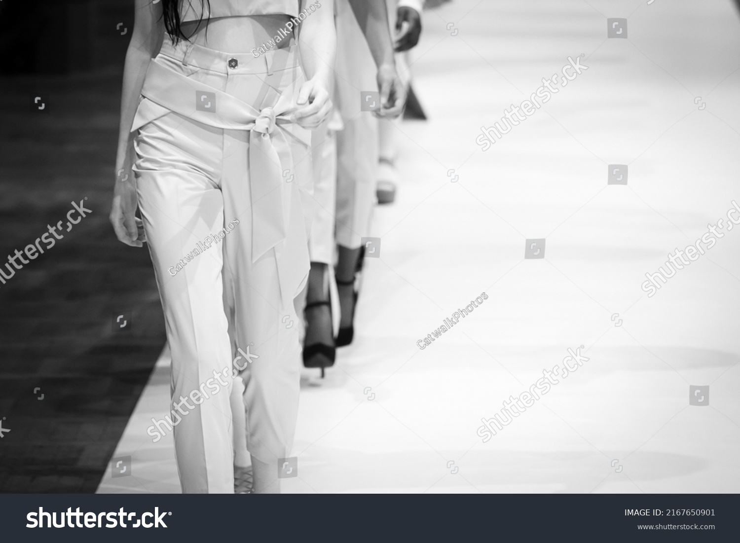 Fashion Show Catwalk Runway Event Model Stock Photo 2167650901 ...