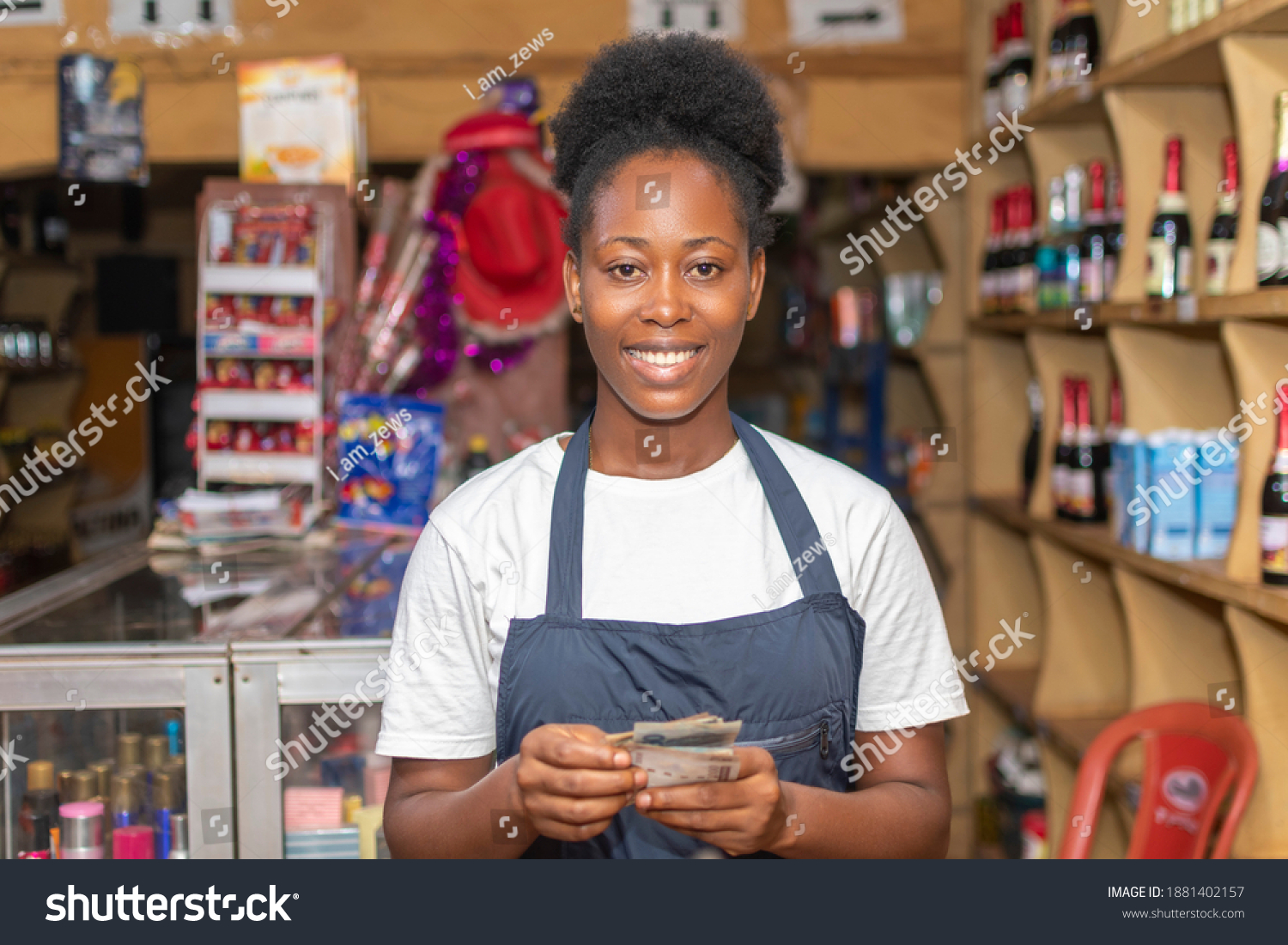 shop-attendant-im-genes-fotos-de-stock-y-vectores-shutterstock