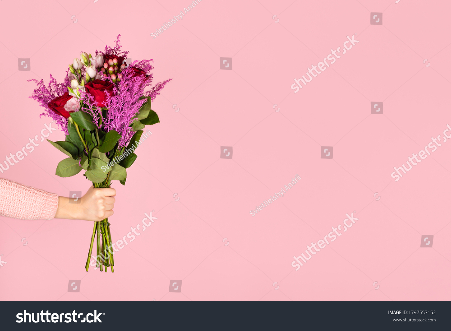 932,683 Hand bouquet Images, Stock Photos & Vectors | Shutterstock