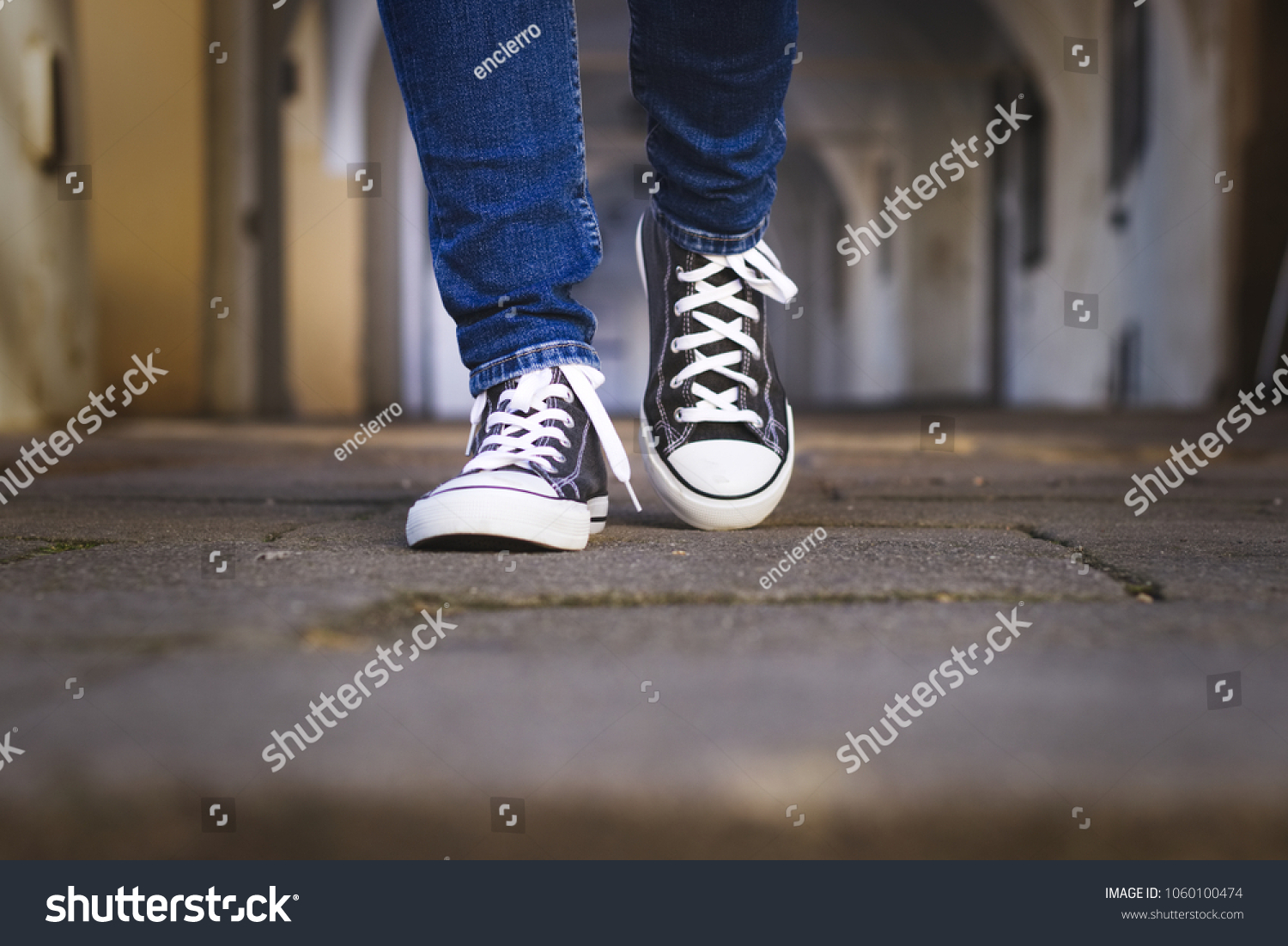 walking canvas shoes