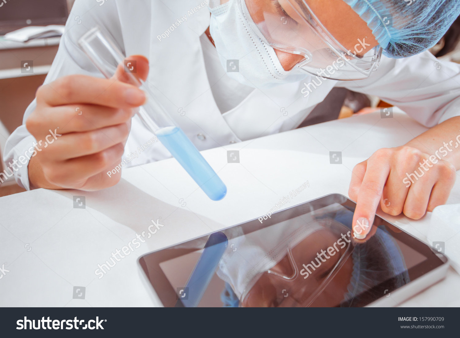 Female Medical Laboratory Technician Stock Photo 157990709 - Shutterstock