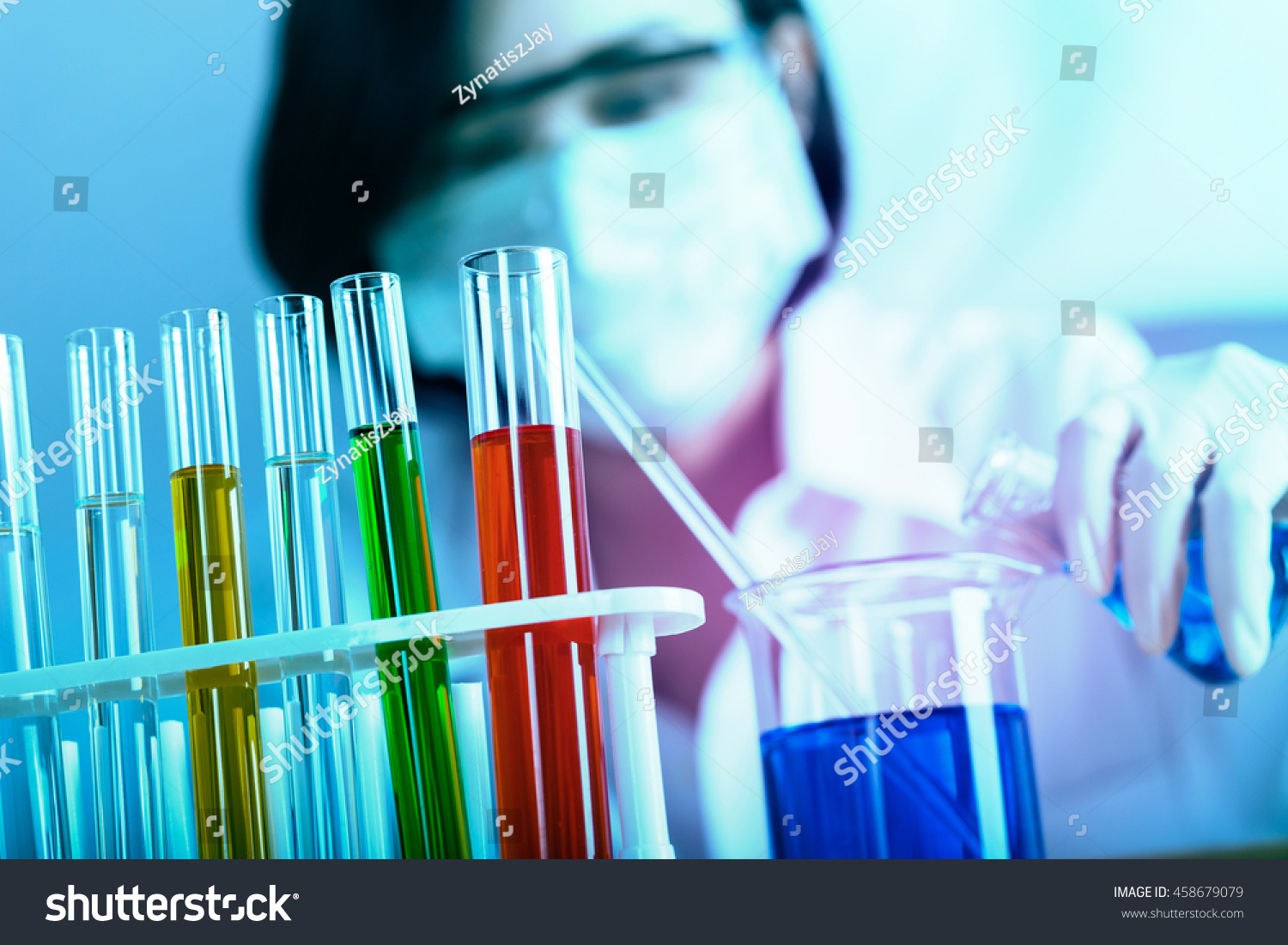 female-medical-scientific-researcher-using-test-foto-stock-458679079