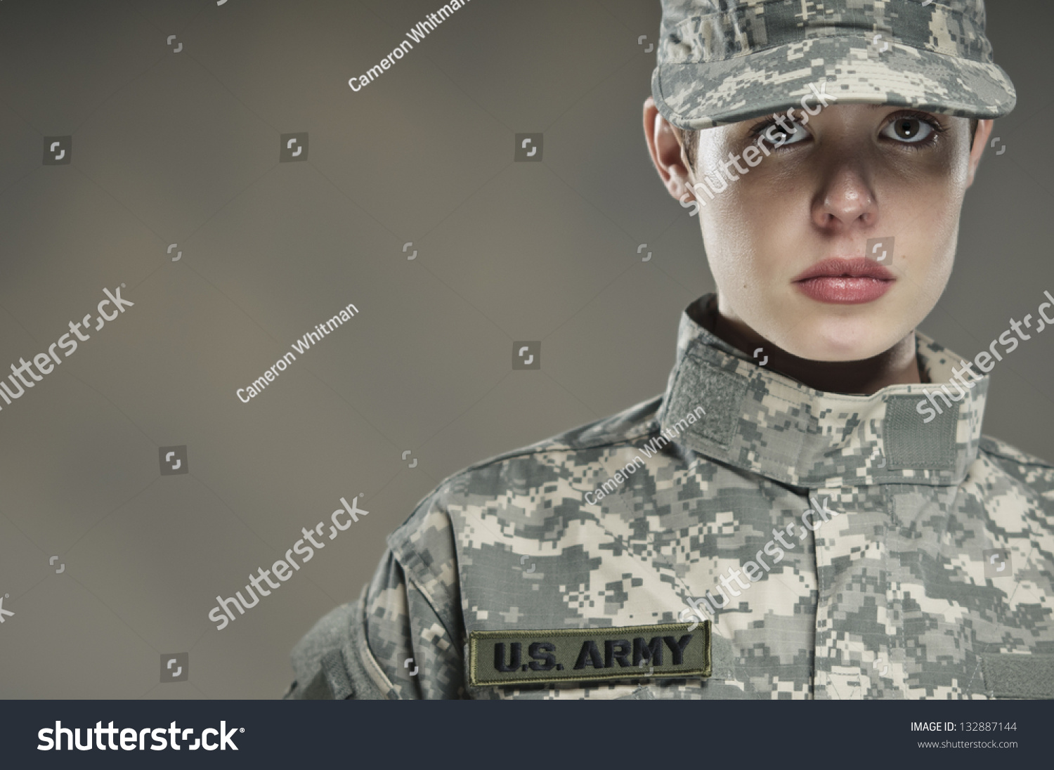 Female Us Army Soldier Stock Photo 132887144 : Shutterstock