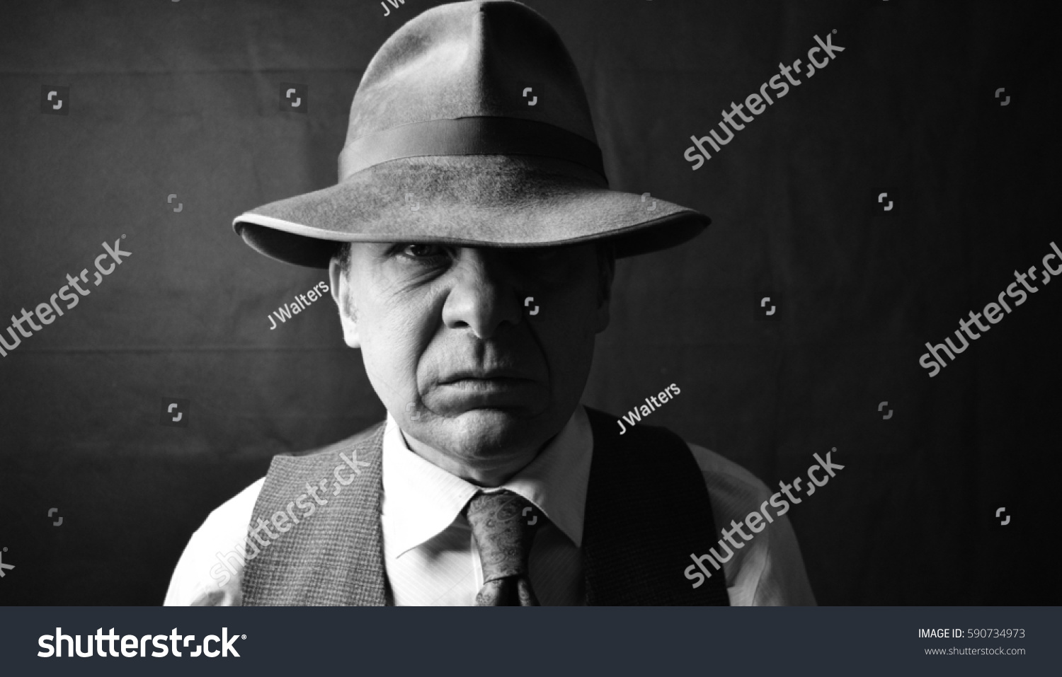 Film Noir Gangster Stock Photo 590734973 - Shutterstock