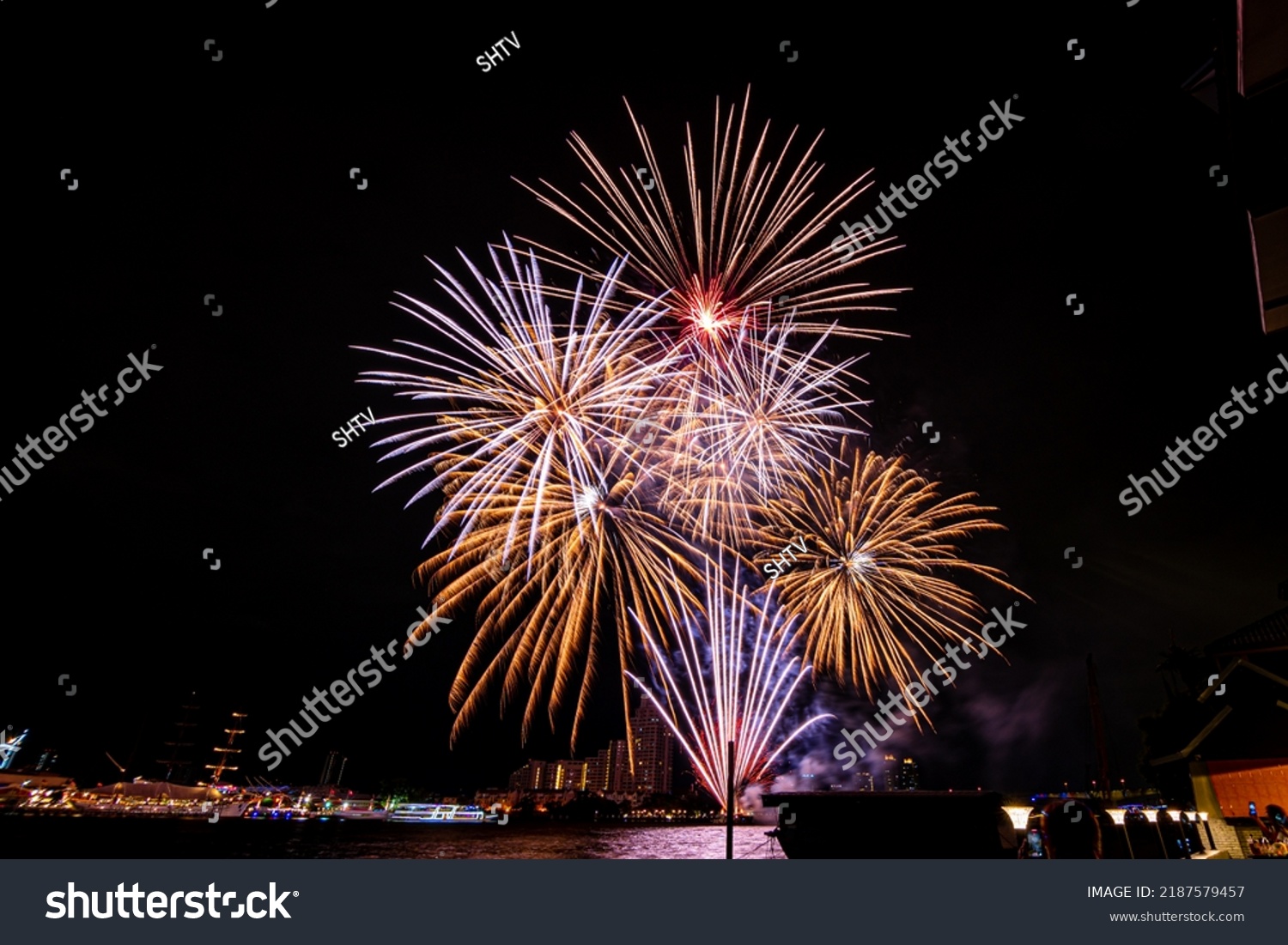 51,602 Firework celebration by water Images, Stock Photos & Vectors ...