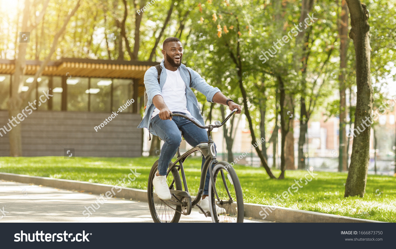 45,467 Black people riding bikes Images, Stock Photos & Vectors ...