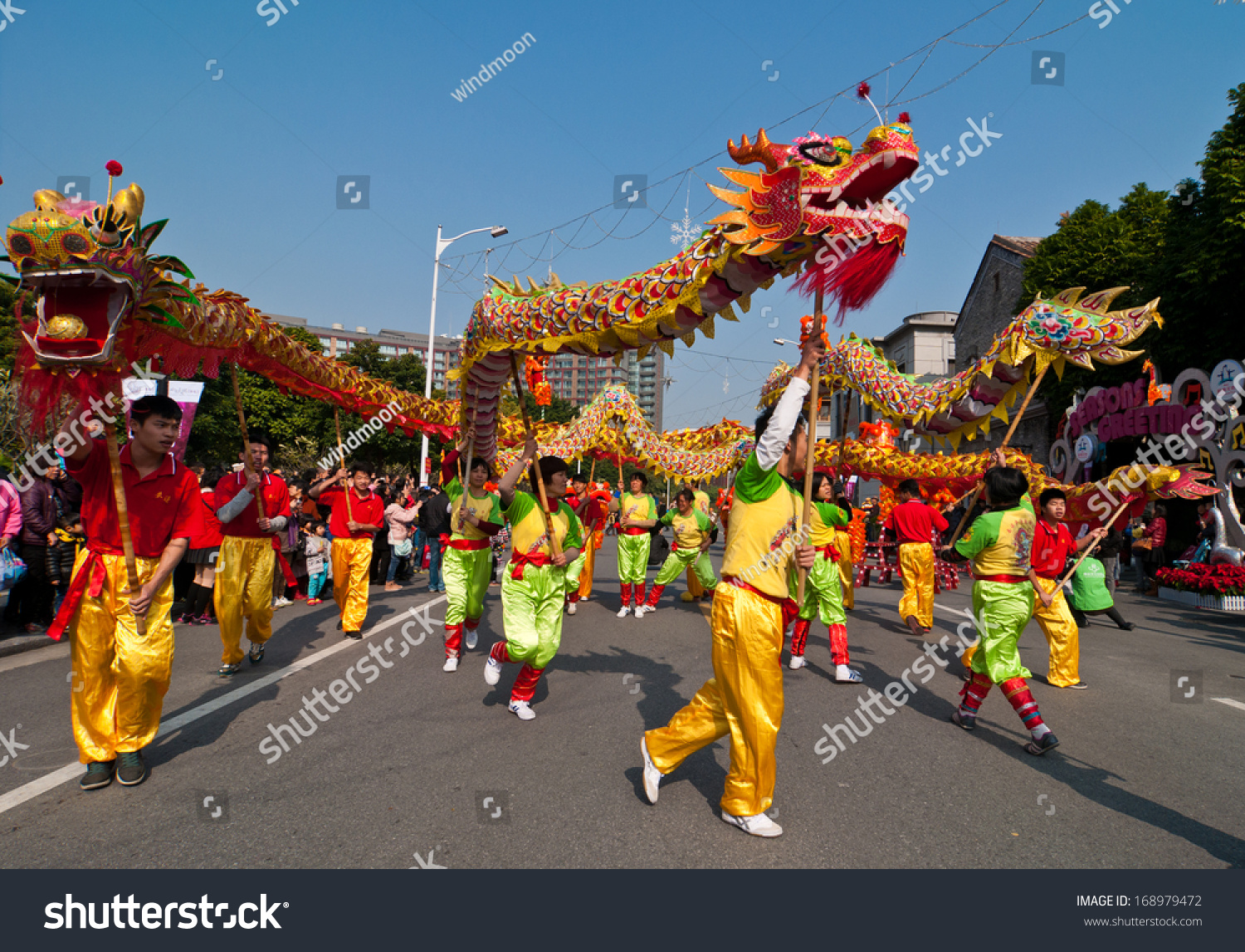 Foshan City-Dec 21: In Order To Meet The 2014 New Year, Dragon Dance ...