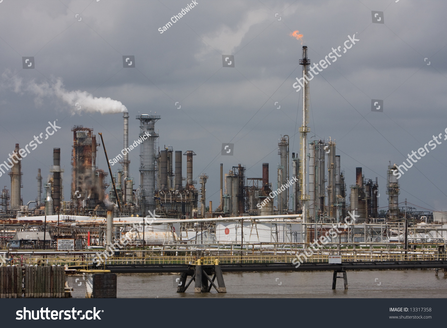 Fossil Fuel Plant Stock Photo 13317358 : Shutterstock