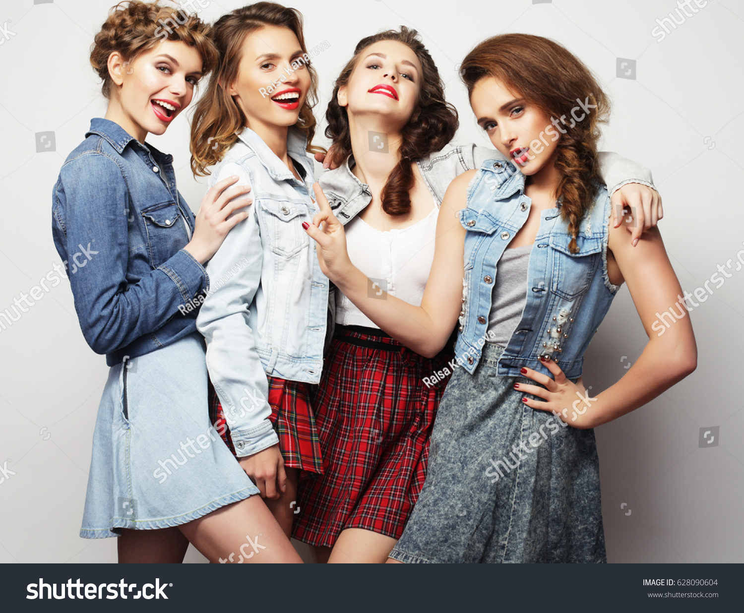 PowerPoint Template: four-stylish-sexy-girls-best (njphuhnhl)