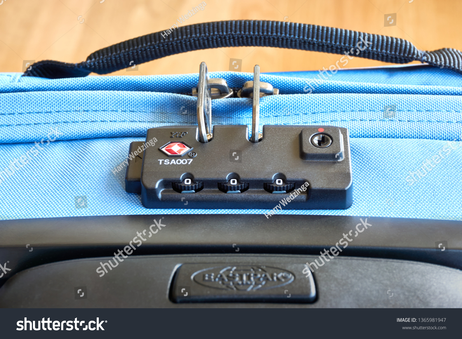 eastpak tsa007